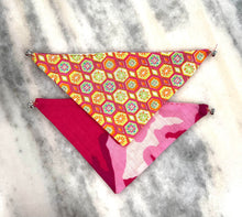 Load image into Gallery viewer, Lizard Bandana - Large 6&quot;
